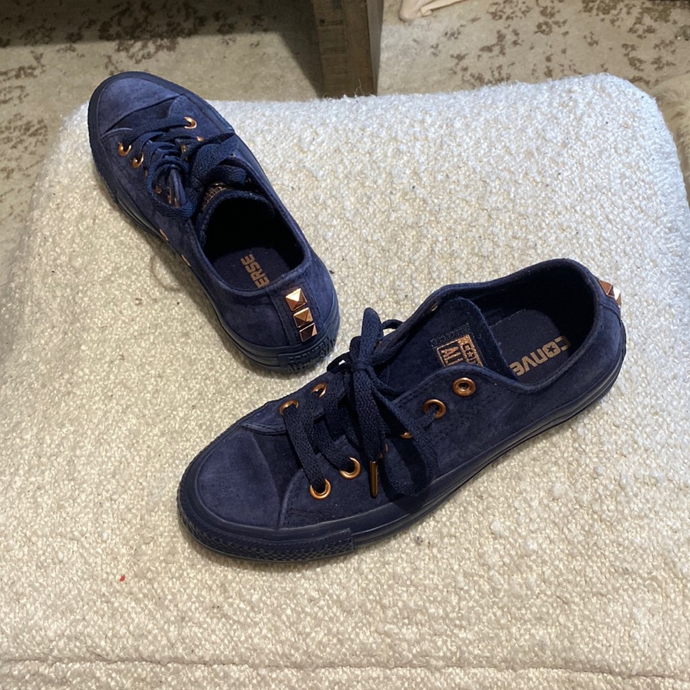 Converse suede navy blue with rose gold details and rose gold studs